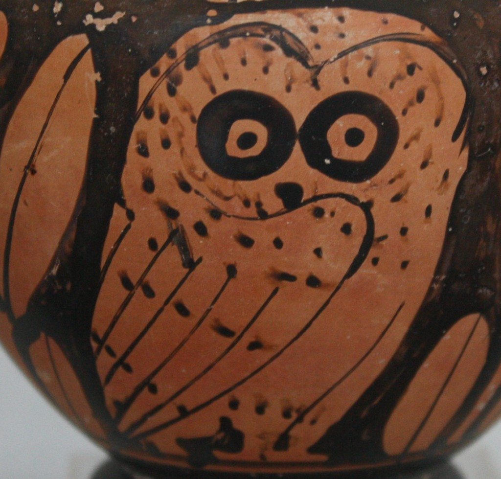 A cup depicting an owl in the red-figure style. Attributed to the Marlay painter, third quarter 5th century BCE. Archaeological Museum of Mykono.) 