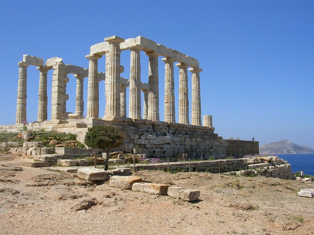 Temple of Poseidon (444-440 BCE), Sounion, Greece. With 6 columns on the façades and 13 on the long sides, each has only 16 flutes rather than the usual 20, perhaps an attempt by the architect to reduce weathering in such an exposed site.  