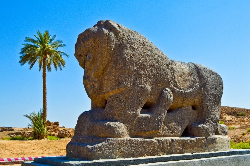 The Lion of Babylon statue. Basalt. Neo-Babylonian period, reign of king Nebuchadnezzar, 605-562 BCE. Babylon, modern Babel Governorate, Iraq.