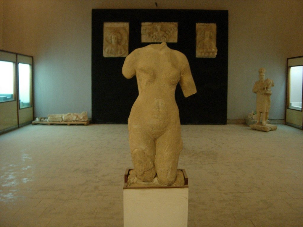 Venus statue. Photo by Dr. Suzanne Bott, 2009.