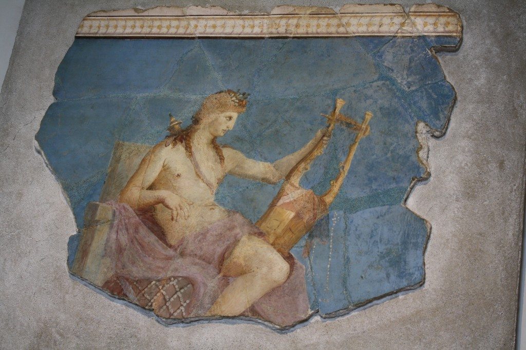 1st century CE Roman fresco of Apollo playing the kithara. (Museum of the Forum Romanum, Rome) 