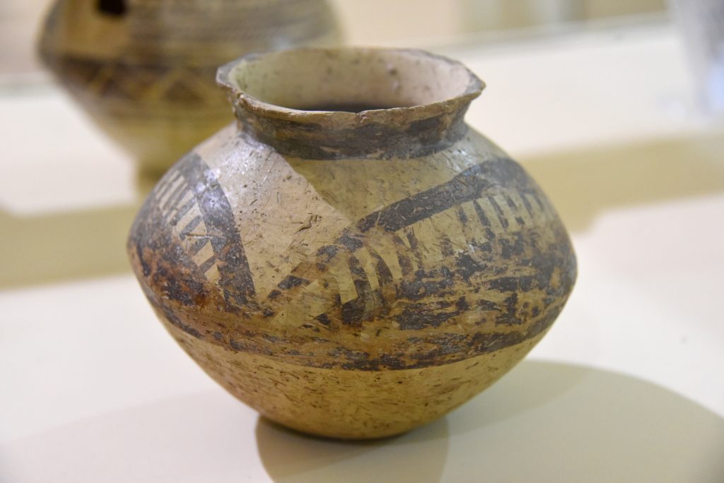 Painted pottery jar. From Mesopotamia, modern-day Iraq; precise provenance of excavation is unknown. Halaf period, 4900-4300 BCE. Erbil Civilization Museum, Iraqi Kurdistan. Photo © Osama S. M. Amin.