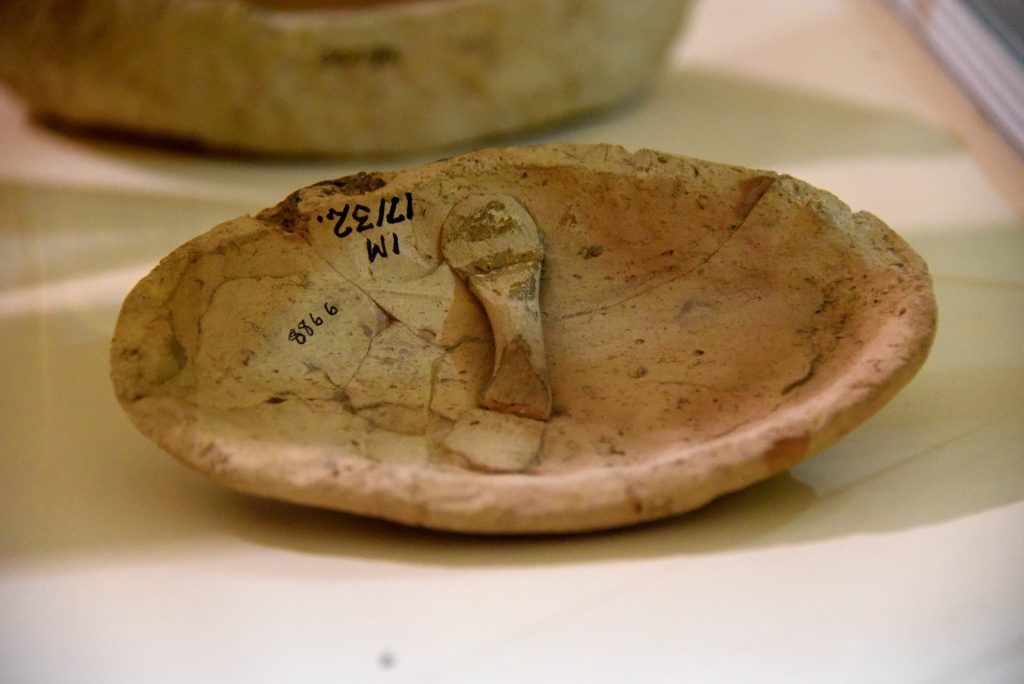 Pottery boat model. From Mesopotamia, modern-day Iraq; precise provenance of excavation is unknown. Eridu period, circa 4900-4300 BCE. Erbil Civilization Museum, Iraqi Kurdistan. Note the acquisition number "IM 17132"; it refers to the Iraqi Museum. Photo © Osama S. M. Amin.