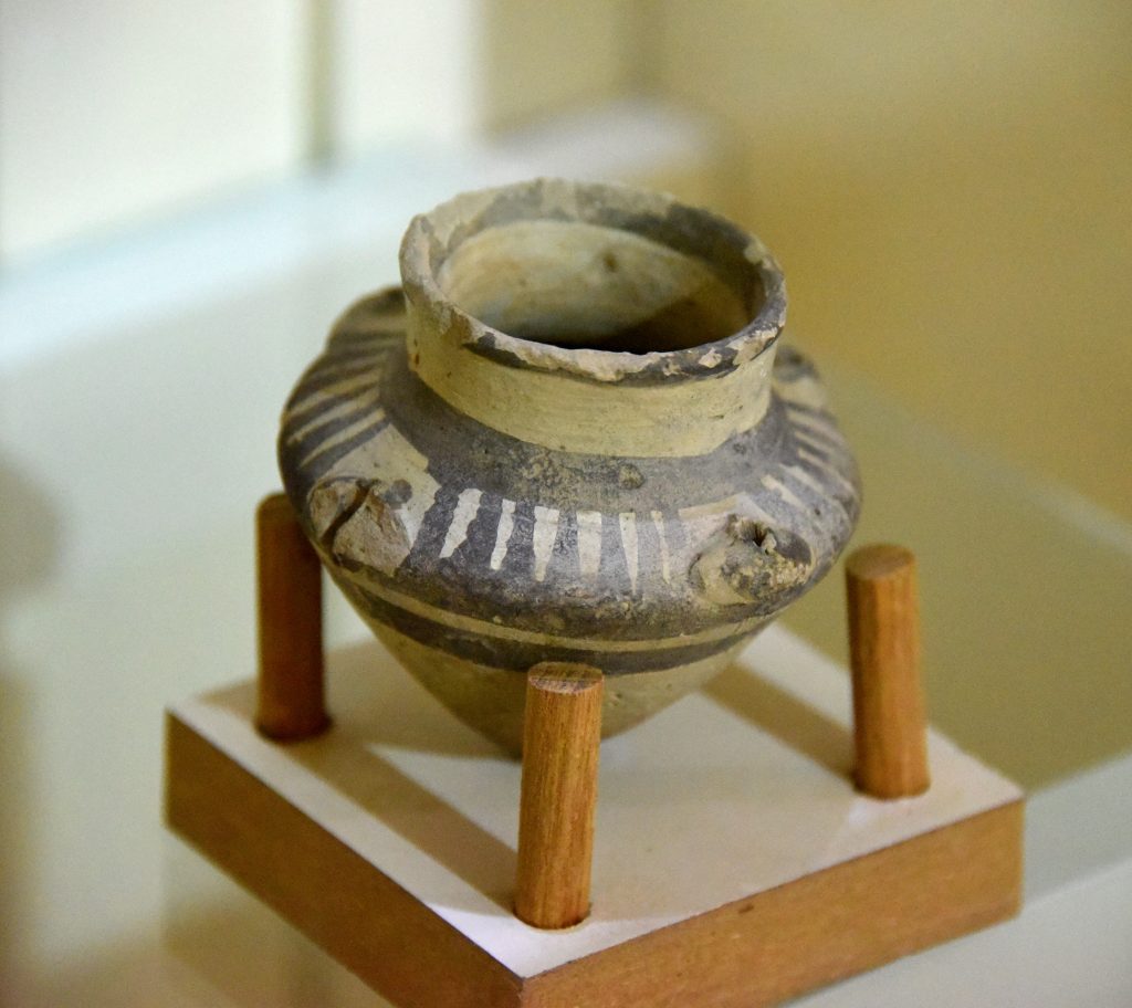 This small pottery jar dates back to the Ninevite V period. Circa 2900-2800 BCE. From Northern Mesopotamia, Iraq; precise provenance of excavation is unknown. Erbil Civilization Museum, Iraqi Kurdistan. Photo © Osama S. M. Amin.