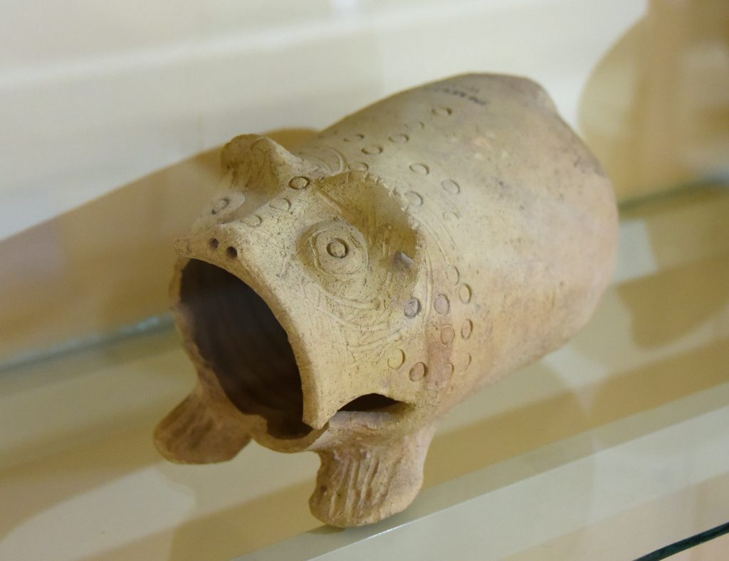 Pig-shaped pottery. From Mesopotamia, modern-day Iraq; precise provenance of excavation is unknown. Early Dynastic Period, 2850-2350 BCE. Erbil Civilization Museum, Iraqi Kurdistan. Photo © Osama S. M. Amin.